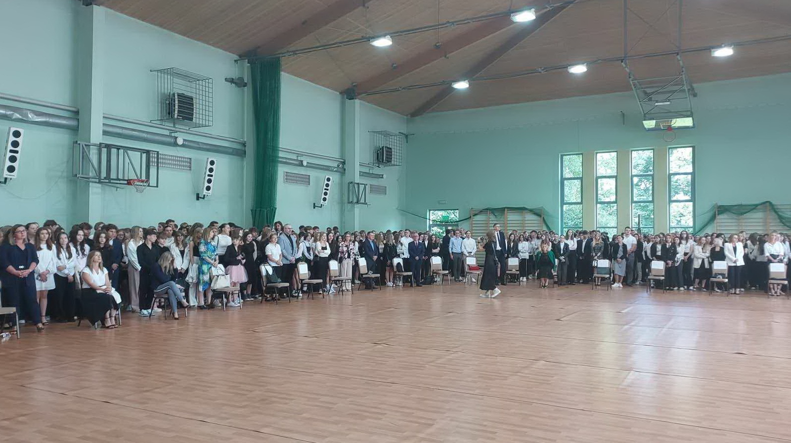 Zdjęcie nowy_rok_szkolny_2023-2024 (2)5c2e465c-48c8-441b-92c5-aad31b34e663.jpg w galerii Nowy rok szkolny uroczyście zainaugurowany!